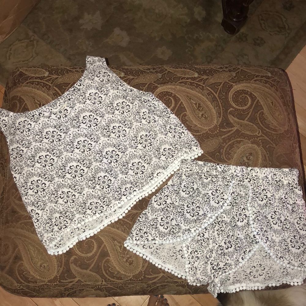 Crop top flowy shorts set